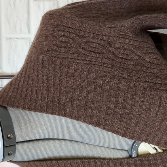 Marconi Cashmere wrap sweater, brown, Small or XS - Picture 4 of 7